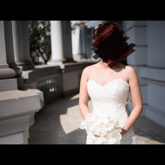 Wedding dress size 2.  Off white, wear once - Picture 3 of 5